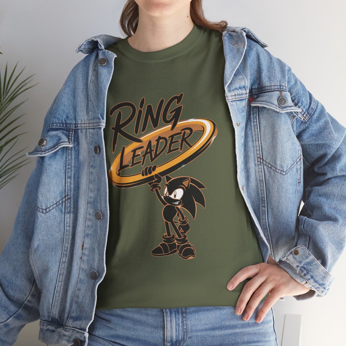 Ring Leader Video Game Shirt – Fast Speed Hero Holding Gold Ring – Retro Gamer Graphic Tee for Arcade, Anime, and Gaming Fans