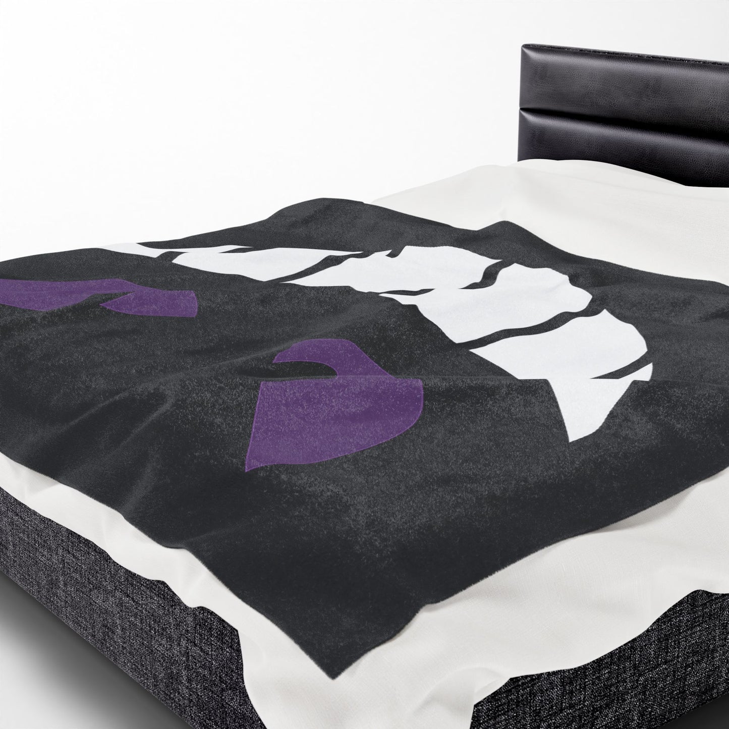 Evil Grin Blanket, Spooky Purple Eyes Throw Blanket, Creepy Cute Gamer Room Decor, Halloween Horror Bedding, Gothic Cozy Plush Blanket