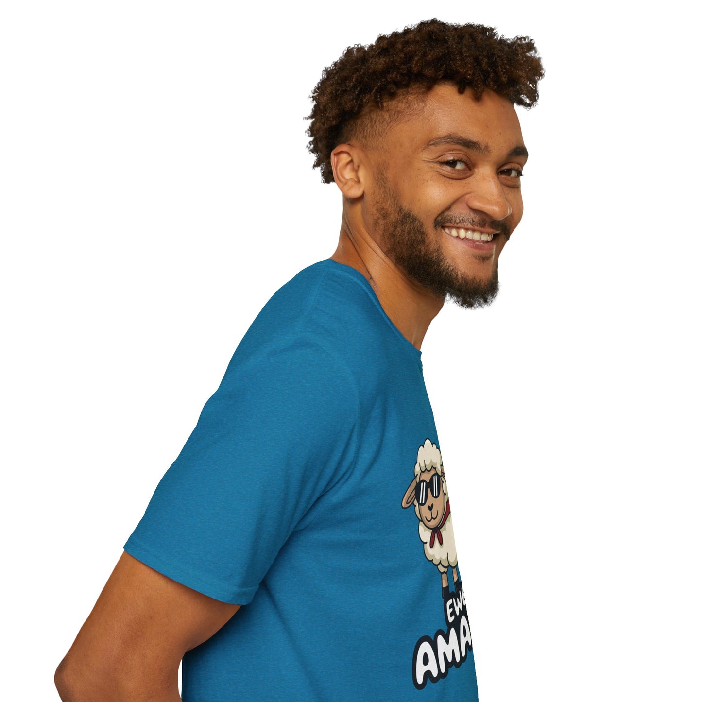 Ewe Are Amazing Funny Sheep Shirt – Cute Animal Pun T-Shirt – Superhero Lamb Graphic Tee for Farmers, Animal Lovers & Gift Giving
