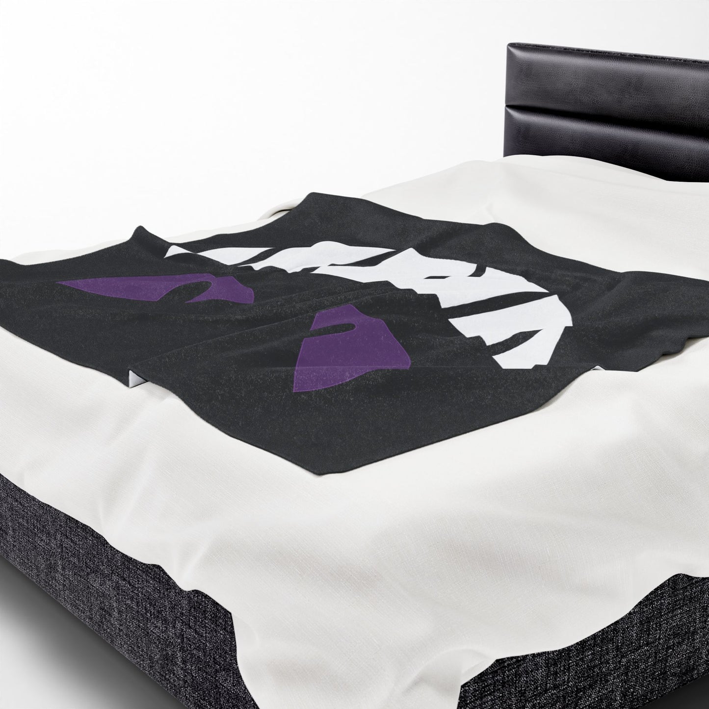 Evil Grin Blanket, Spooky Purple Eyes Throw Blanket, Creepy Cute Gamer Room Decor, Halloween Horror Bedding, Gothic Cozy Plush Blanket