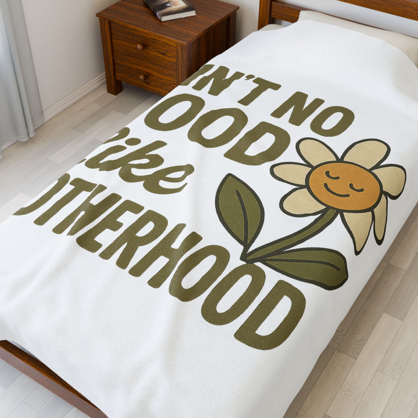 Plush Blanket with 'Ain't No Hood Like Motherhood' Design Mother's Day Throw Blanket Decor Gift for Mom