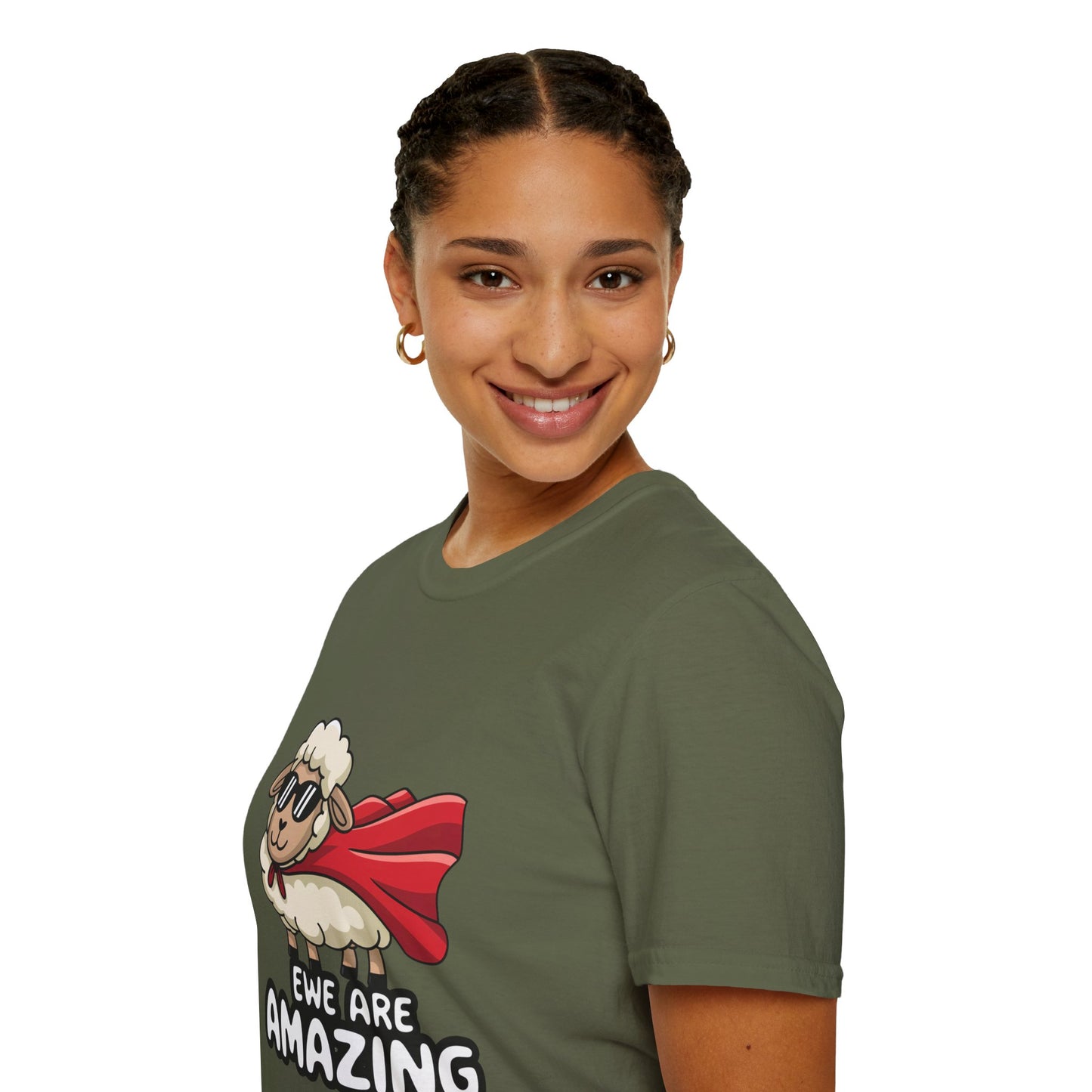 Ewe Are Amazing Funny Sheep Shirt – Cute Animal Pun T-Shirt – Superhero Lamb Graphic Tee for Farmers, Animal Lovers & Gift Giving