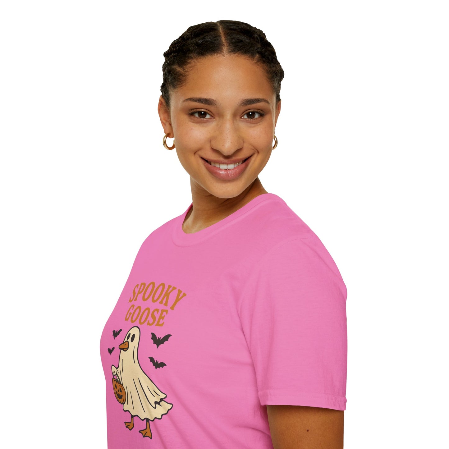 Spooky Goose Halloween T-Shirt | Ghost Costume Goose Tee | Funny Fall Bird Shirt | Spooky Animal Halloween Graphic T-Shirt