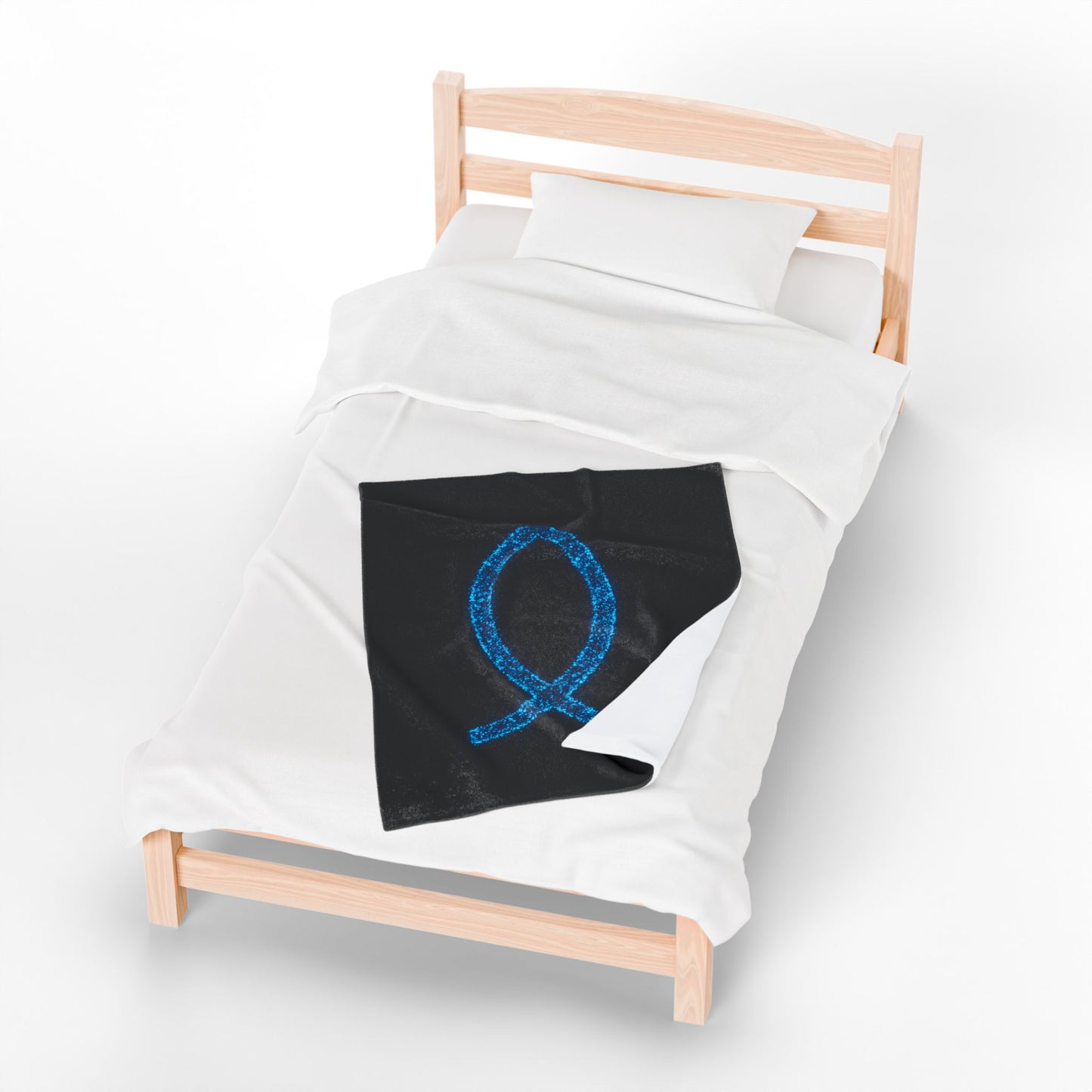 Cozy Velveteen Plush Blanket with Sparkling Blue Fish Design