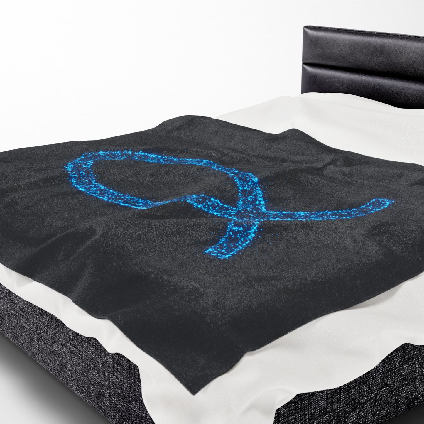 Cozy Velveteen Plush Blanket with Sparkling Blue Fish Design