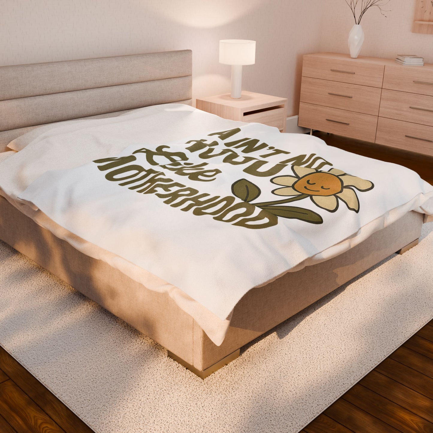 Plush Blanket with 'Ain't No Hood Like Motherhood' Design Mother's Day Throw Blanket Decor Gift for Mom