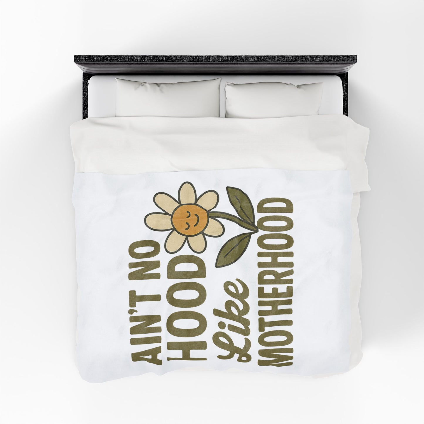 Plush Blanket with 'Ain't No Hood Like Motherhood' Design Mother's Day Throw Blanket Decor Gift for Mom
