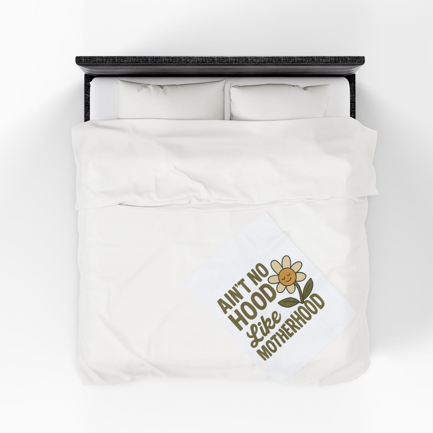 Plush Blanket with 'Ain't No Hood Like Motherhood' Design Mother's Day Throw Blanket Decor Gift for Mom